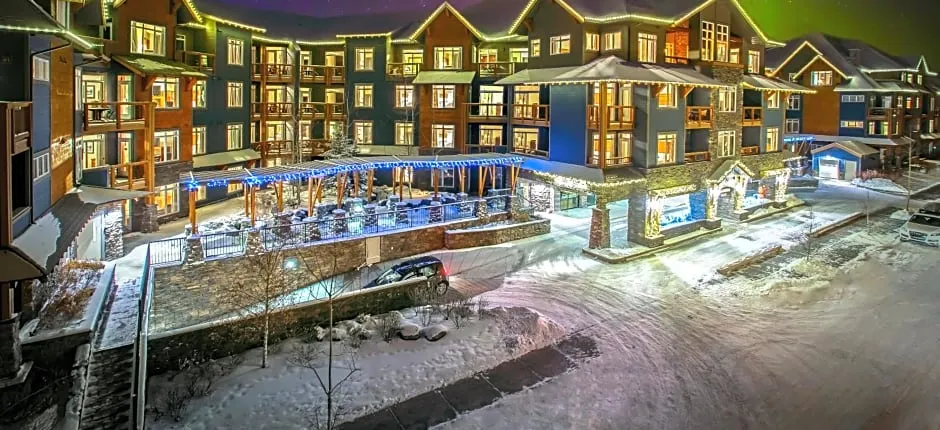 Blackstone Mountain Lodge by CLIQUE