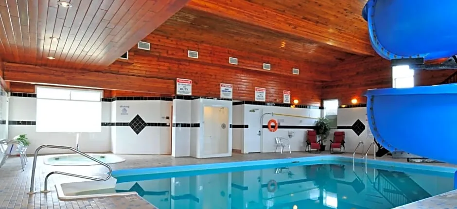 Travelodge by Wyndham Golden Sportsman Lodge