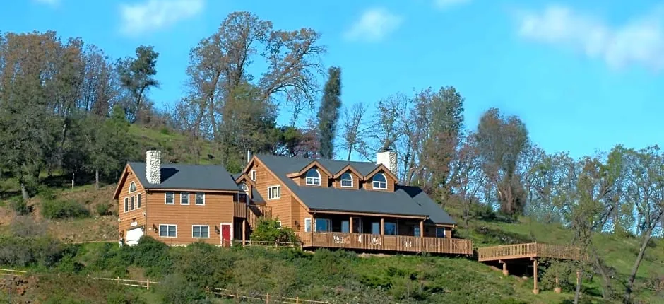 Tucker Peak Lodge