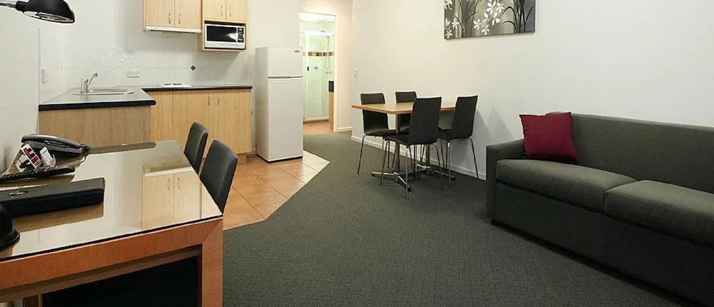 Browns Plains Motor Inn