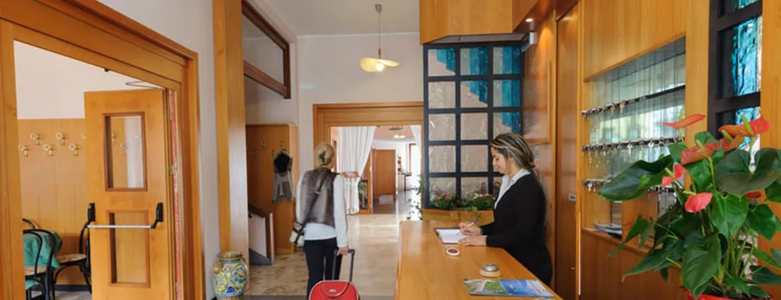 HOTEL ARIES