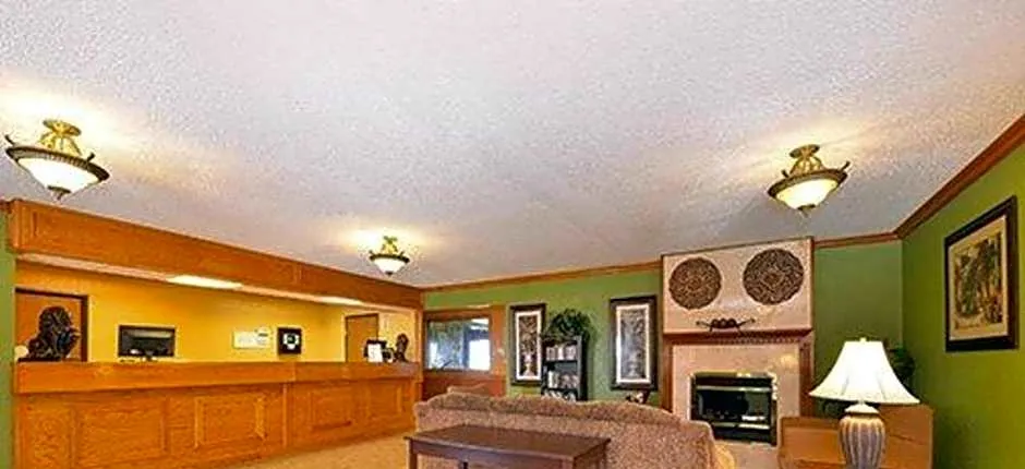 Quality Inn & Suites Grinnell near University