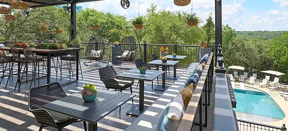 Renaissance by Marriott Austin Hotel