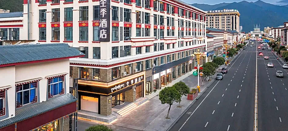 Ji Hotel Linzhi Bayi Street