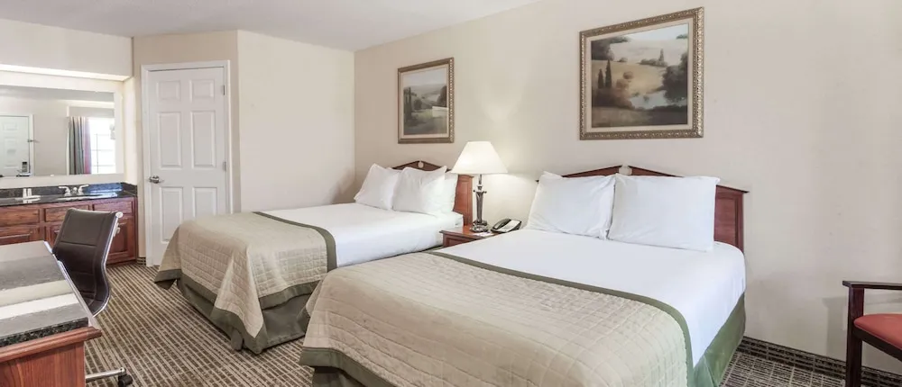 Baymont by Wyndham Hickory