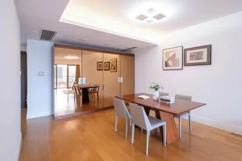 Tyms Modern 2BR 1BA Suite Xujiahui Malls, Shanghai