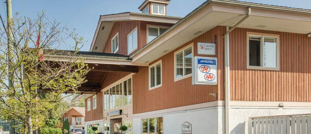 Econo Lodge Inn & Suites