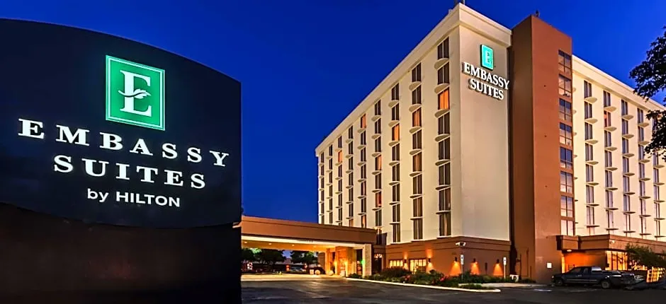 Embassy Suites By Hilton Hotel Dallas Market Center