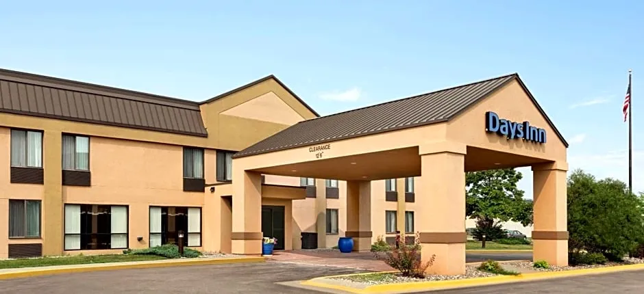 Days Inn by Wyndham Fargo