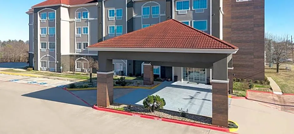 La Quinta Inn & Suites by Wyndham Paris