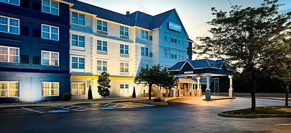 City Express by Marriott Louisville Southeast