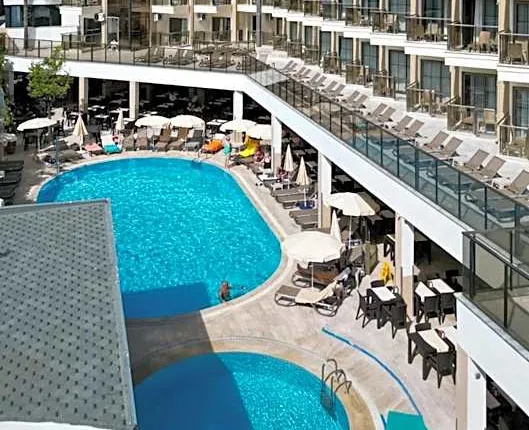 Monte Carlo Hotel