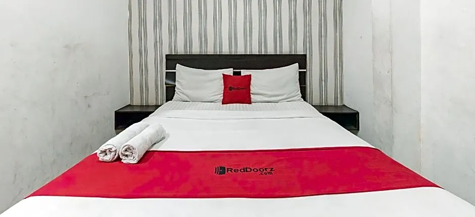 RedDoorz near UIN Sumatera Utara