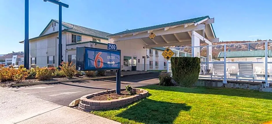 Motel 6-The Dalles, OR