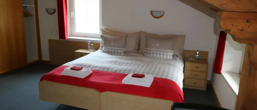 Peanut Mountain Lodge