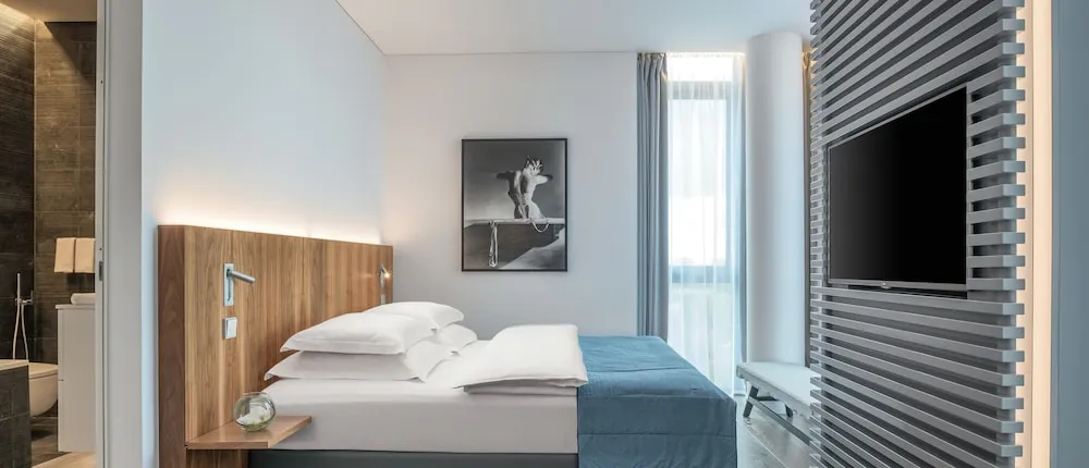 Crystal House Suite Hotel & Spa