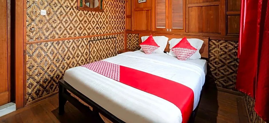 OYO 4016 Tan Jokteng Guest House