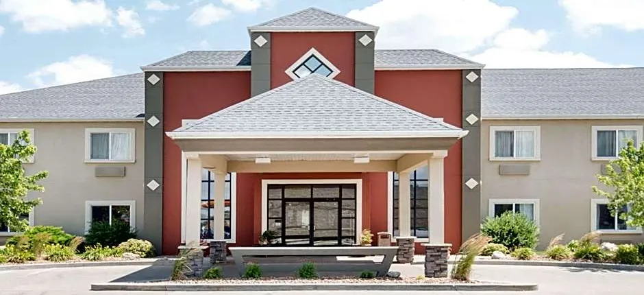 Howard Johnson Hotel & Suites by Wyndham Oacoma