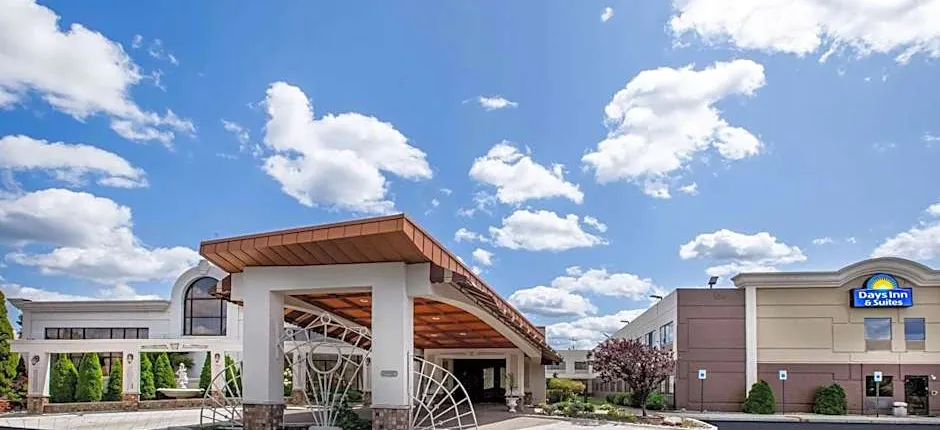 Days Inn & Suites by Wyndham Rochester Hills MI