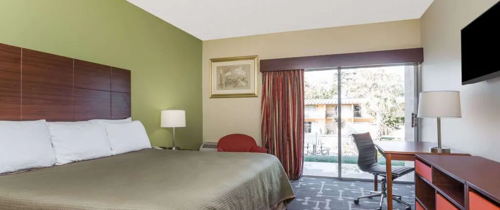 Howard Johnson by Wyndham Athens