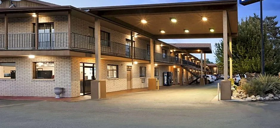 Days Inn by Wyndham Cortez