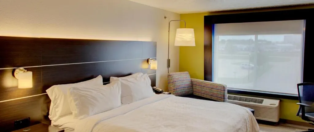Holiday Inn Express Hotel & Suites Le Mars, an IHG Hotel