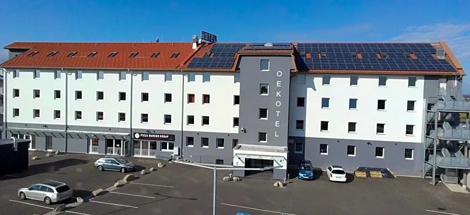 OEKOTEL Treffpunkt Föhrenhain