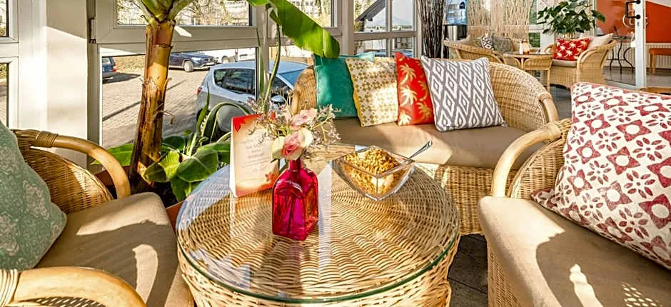 Airport Fashion Hotel