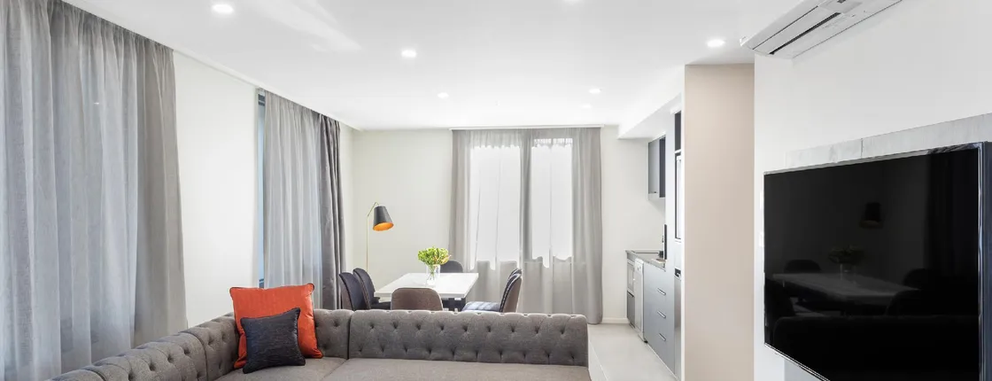 DECO HOTEL CANBERRA