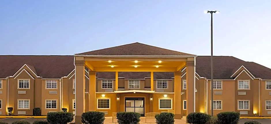 Days Inn by Wyndham Jackson Downtown