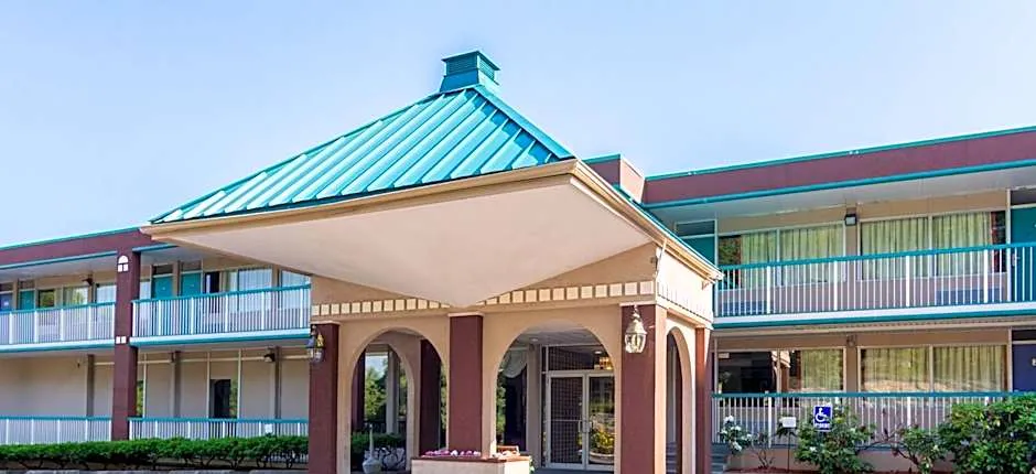 Motel 6-Groton, CT - Casinos nearby