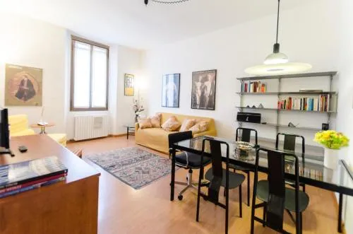 Roomy Central Apartment