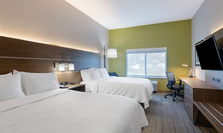 Holiday Inn Express Hotel & Suites Weston an IHG Hotel