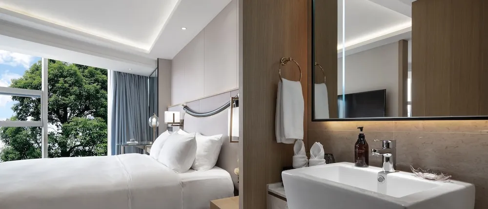 Minshan Lhasa Grand Hotel