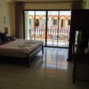 Tropicoza Guest House