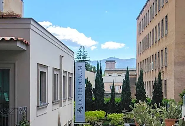 Hotel Forum
