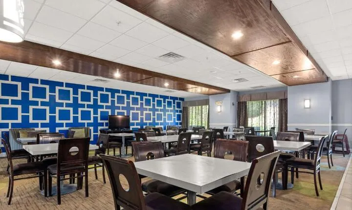 SureStay Plus Hotel by Best Western Portland Route 52 West