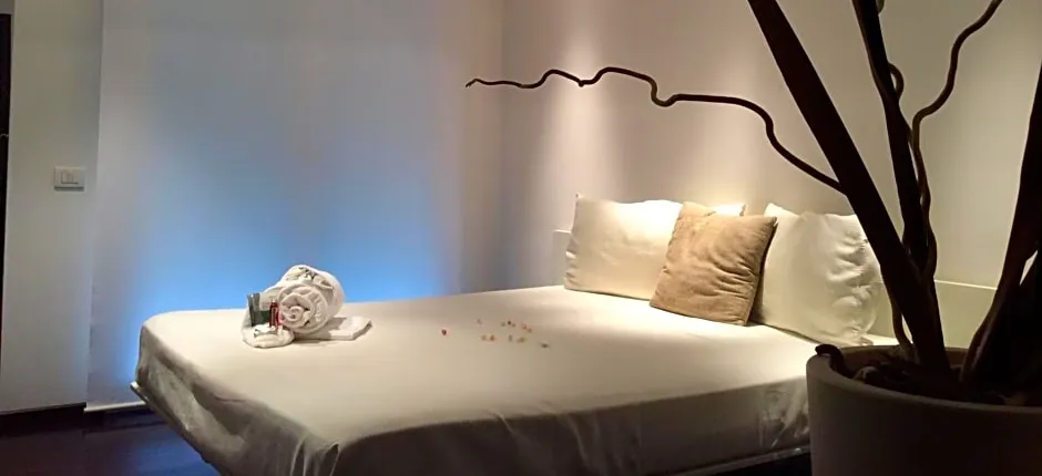 15.92 Hotel