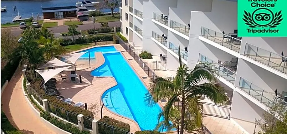 Boathouse Resort (Water Front)