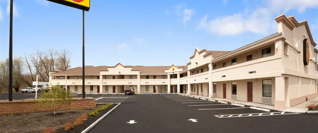 Super 8 By Wyndham Rahway/Newark