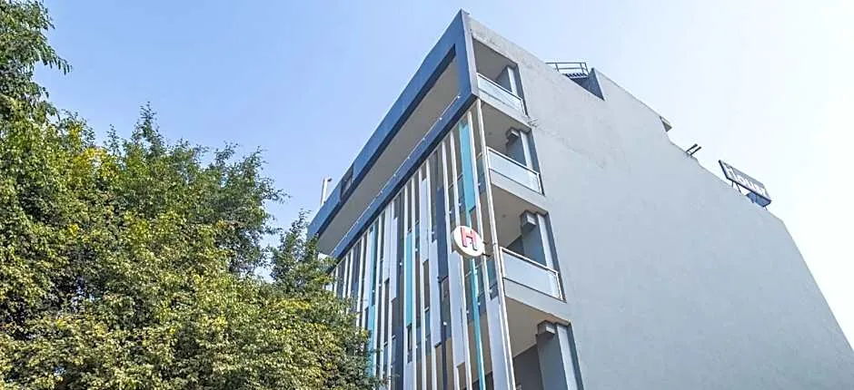Housr Malibu Town Sohna Road Sector 47 Near Park Hospital Gurgaon