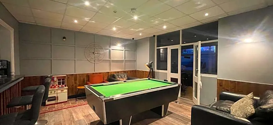Oakwell Hotel