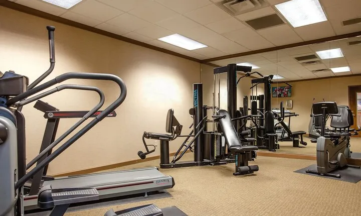 Red Roof Inn & Suites DeKalb