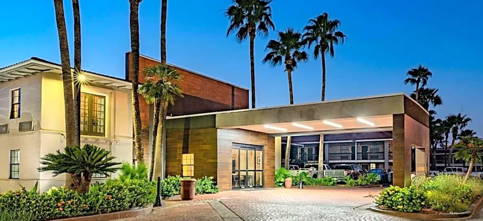 La Quinta Inn & Suites by Wyndham Laredo