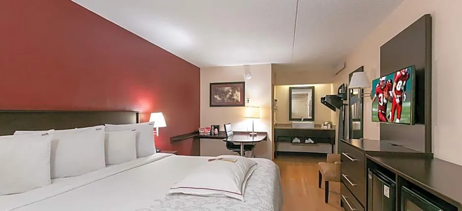 Red Roof PLUS+ Wilmington - Newark