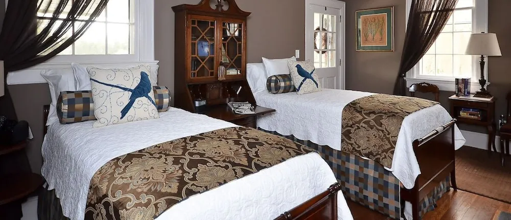 Clevedale Historic Inn and Gardens