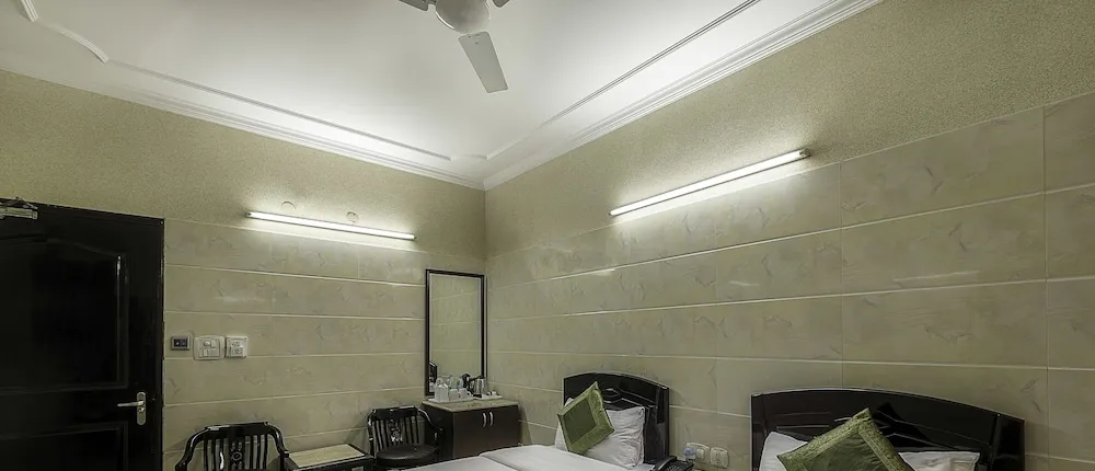 Treebo Trend Singh Sons Karol Bagh