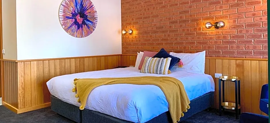 Golden River Motor Inn