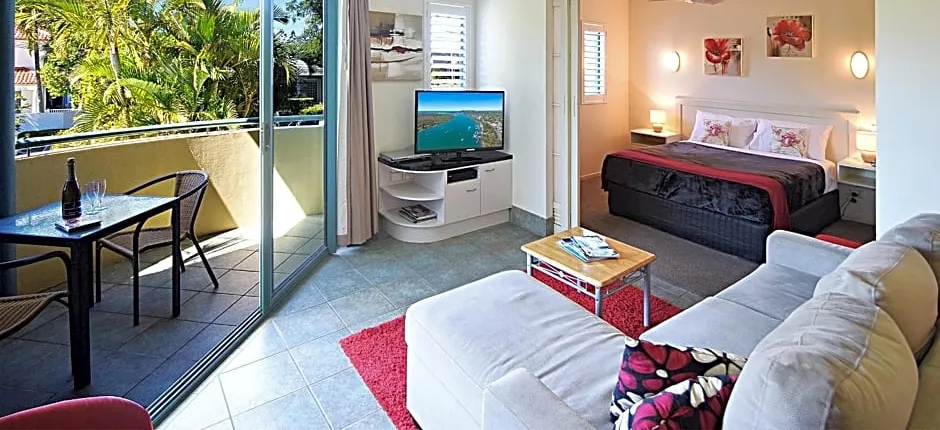 Noosa River Sandy Shores Hotel