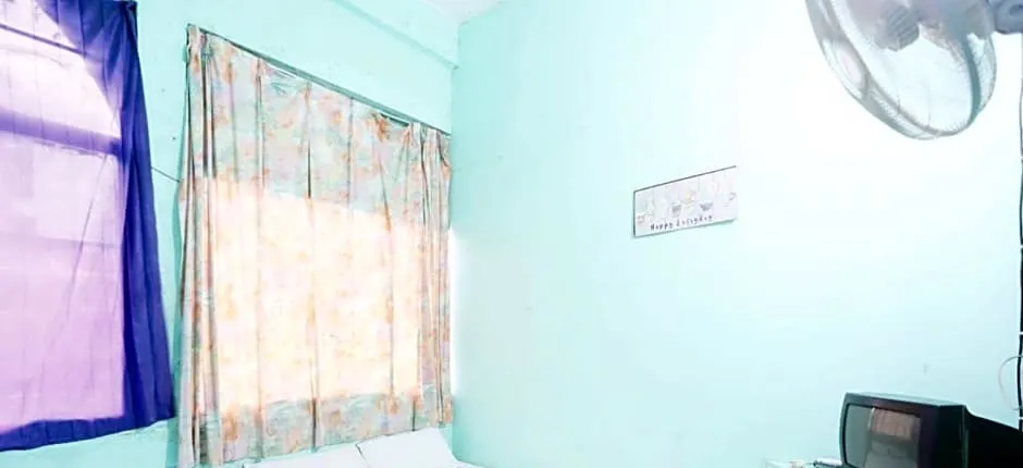 SPOT ON 92360 Penginapan ReniNearMall Nagoya Hill